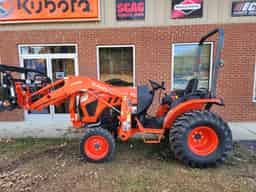2021 Kubota LX2610SUHSD with grapple